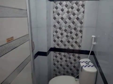 Kamar mandi dalam Tipe B, kloset