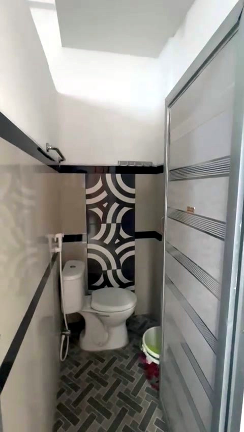 Kamar mandi dalam Tipe B, pintu lipat